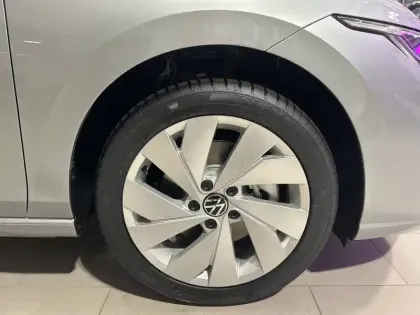 Photo 37 Volkswagen Golf  1.5 eHybrid 204 DSG6