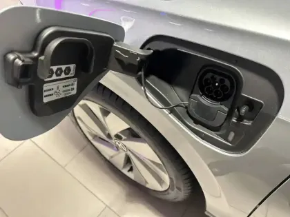 Photo 36 Volkswagen Golf  1.5 eHybrid 204 DSG6