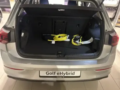 Photo 24 Volkswagen Golf  1.5 eHybrid 204 DSG6