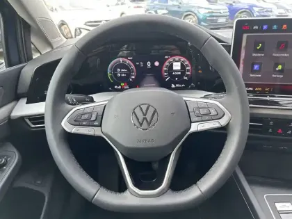 Photo 39 Volkswagen Golf  1.5 eHybrid 204 DSG6