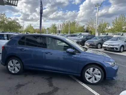 Photo 23 Volkswagen Golf  1.5 eHybrid 204 DSG6