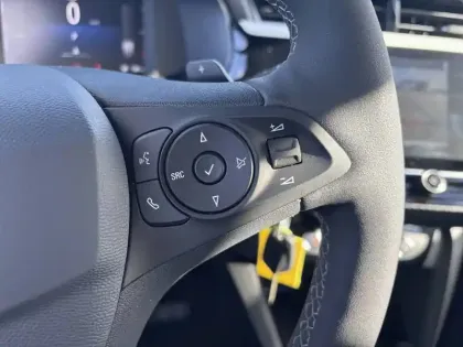 Photo 20 Opel Corsa  1.2 Turbo Hybrid 110 ch e-DCT6