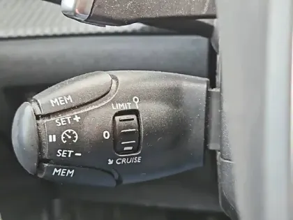 Photo 20 Peugeot 2008  PureTech 130 S&S EAT8