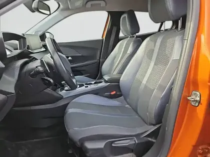 Photo 10 Peugeot 2008  PureTech 130 S&S EAT8