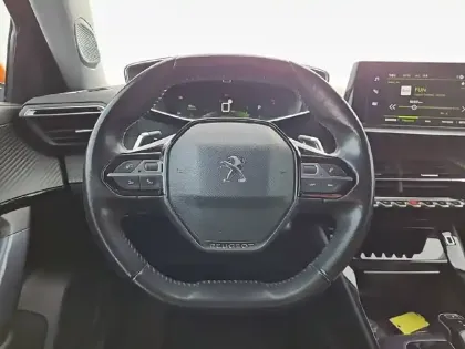 Photo 8 Peugeot 2008  PureTech 130 S&S EAT8