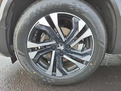 Photo 12 Peugeot 2008  PureTech 130 S&S EAT8