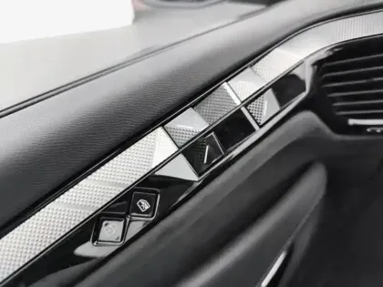 Photo 19 DS DS 4  Hybride Rechargeable 225 EAT8 Etoile - Alcantara