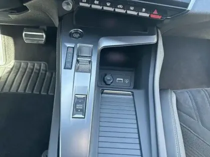 Photo 23 Peugeot 308  BlueHDi 130ch S&S EAT8 GT