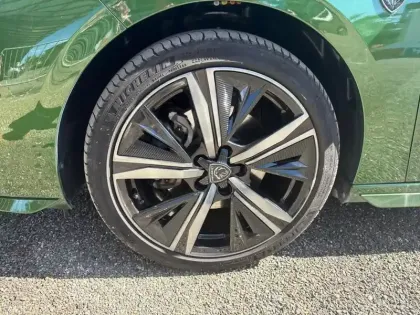 Photo 14 Peugeot 308  BlueHDi 130ch S&S EAT8 GT