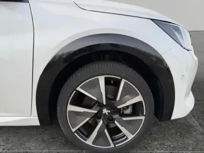 Photo 12 Peugeot 208  e- 136ch GT