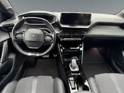 Photo 25 Peugeot 208  e- 136ch GT