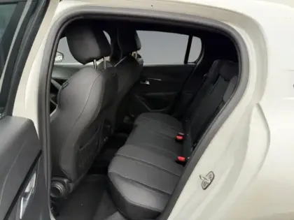 Photo 42 Peugeot 208  e- 136ch GT