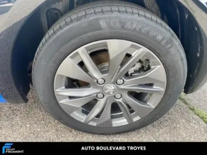 Photo 12 Peugeot 208  e- 136ch Allure Pack