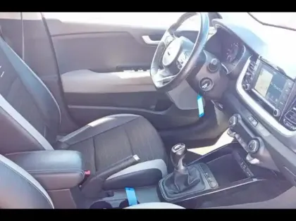 Photo 14 Kia Stonic  1.0 T-GDi 100ch ISG Design Euro6d-T