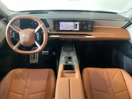 Photo 12 DS DS 8 N°8 Electrique 350ch Long Range Etoile AWD