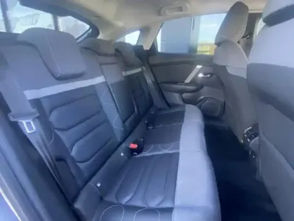 Photo 34 Citroën C4 III BlueHDi 130 S&amp;S EAT8 Shine