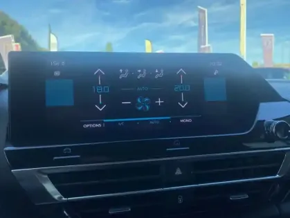 Photo 14 Citroën C4 III BlueHDi 130 S&amp;S EAT8 Shine