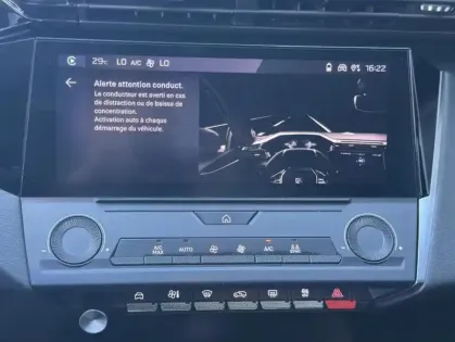 Photo 11 Peugeot 308 III BlueHDI 130 ACTIVE PACK