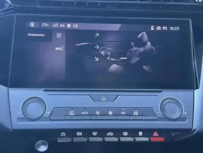 Photo 12 Peugeot 308 III BlueHDI 130 ACTIVE PACK