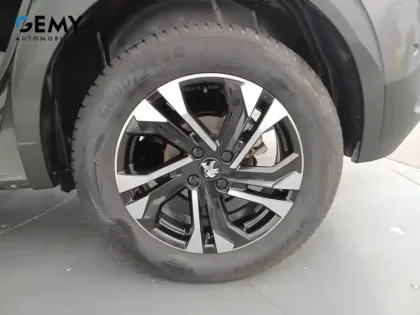 Photo 10 Peugeot 2008  PureTech 130 S&S EAT8