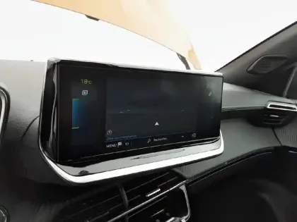 Photo 21 Peugeot 2008  Electrique 136 ch