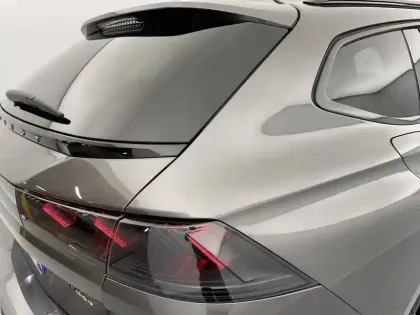 Photo 24 Peugeot 508  SW Hybrid 225 e-EAT8