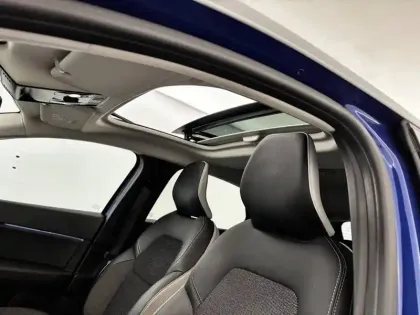 Photo 20 Renault Captur  E-Tech full hybrid 145