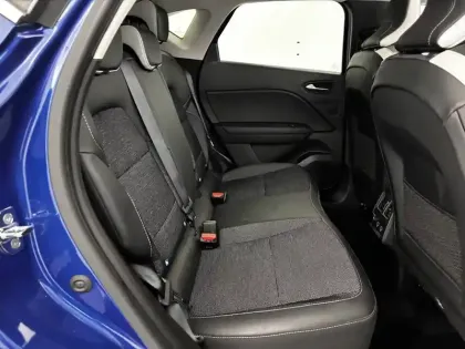 Photo 15 Renault Captur  E-Tech full hybrid 145