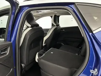 Photo 27 Renault Captur  E-Tech full hybrid 145