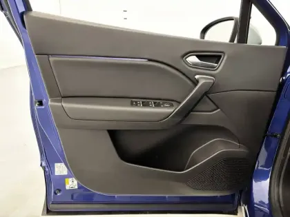 Photo 10 Renault Captur  E-Tech full hybrid 145