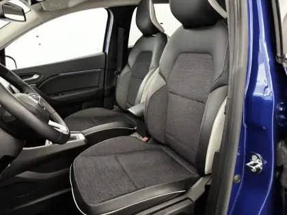 Photo 8 Renault Captur  E-Tech full hybrid 145