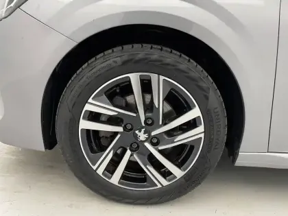 Photo 16 Peugeot 208  PureTech 100 S&S BVM6