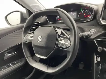 Photo 23 Peugeot 208  PureTech 100 S&S BVM6