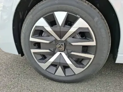 Photo 41 Peugeot 208  100 S&S BVM6