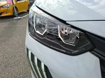 Photo 44 Peugeot 208  100 S&S BVM6