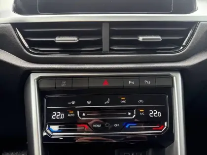 Photo 24 Volkswagen T-roc Gén. I Ph2 Life Business 5