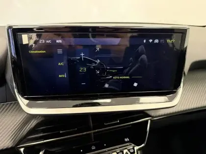 Photo 14 Peugeot 208  Hybrid 110 e-DCS6