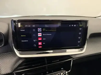 Photo 15 Peugeot 208  Hybrid 110 e-DCS6