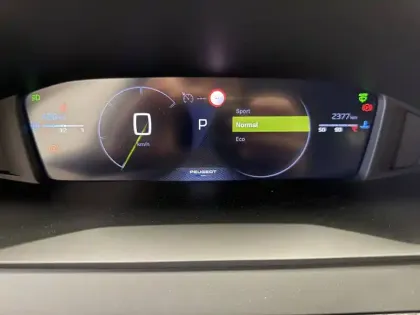 Photo 17 Peugeot 208  Hybrid 110 e-DCS6