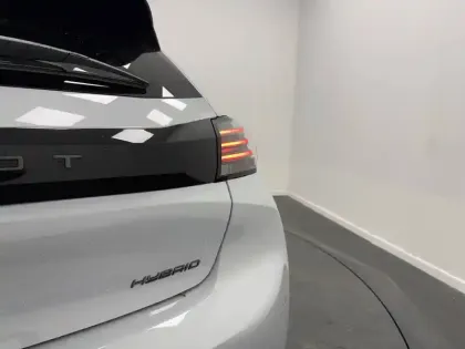 Photo 11 Peugeot 208  Hybrid 110 e-DCS6