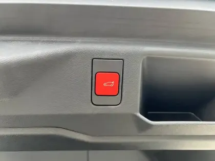 Photo 72 Peugeot 5008  Hybrid 145 e-DCS6