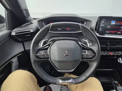 Photo 15 Peugeot 2008  PureTech 155 S&S EAT8