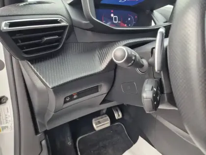 Photo 22 Peugeot 2008  PureTech 155 S&S EAT8