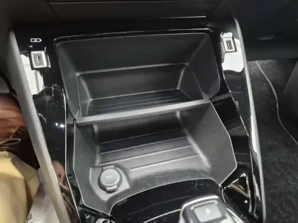 Photo 13 Peugeot 2008  PureTech 155 S&S EAT8