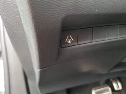 Photo 17 Peugeot 2008  Hybrid 145 e-DCS6