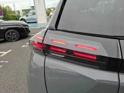 Photo 16 Peugeot 2008  Hybrid 145 e-DCS6