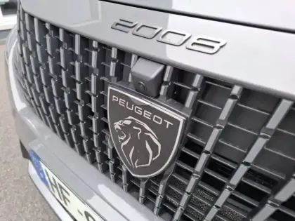 Photo 28 Peugeot 2008  Hybrid 145 e-DCS6