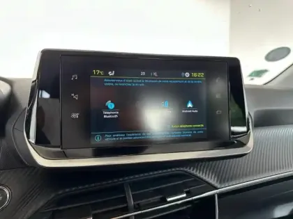 Photo 13 Peugeot 208  e- 136ch Style