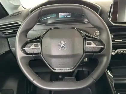 Photo 10 Peugeot 208  e- 136ch Style