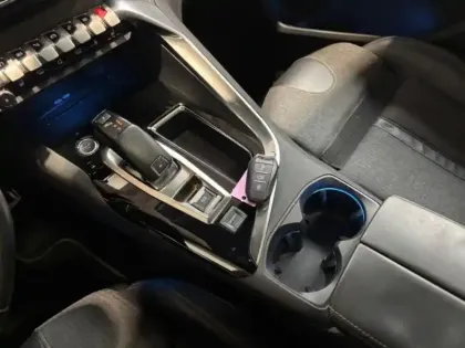 Photo 15 Peugeot 3008  1.6 THP 165 GT Line EAT6 / Gps / Caméra / Toit ouvrant